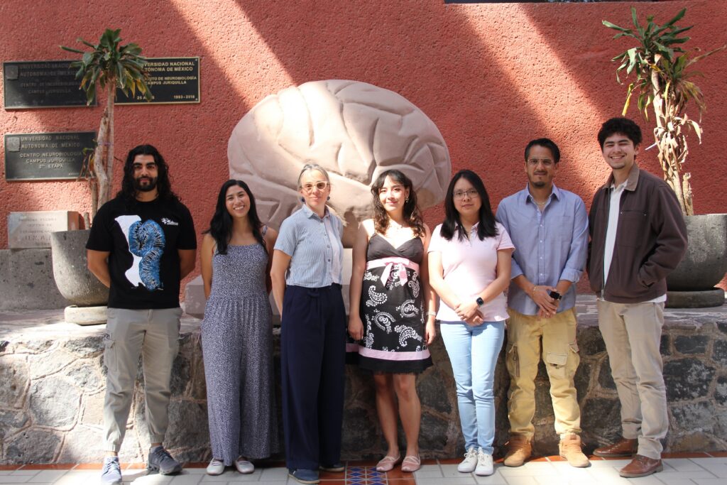 Members of the research team at the laboratory facilities on UNAM’s Querétaro campus.  
