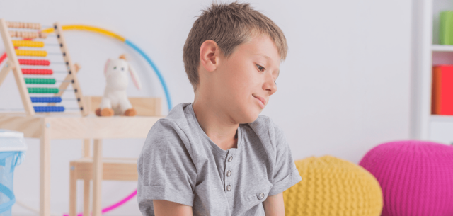 En pocas palabras: ¿Qué es el trastorno de tics motores o vocales persistente?