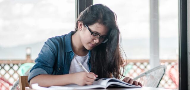 Estudiante universitaria con autismo